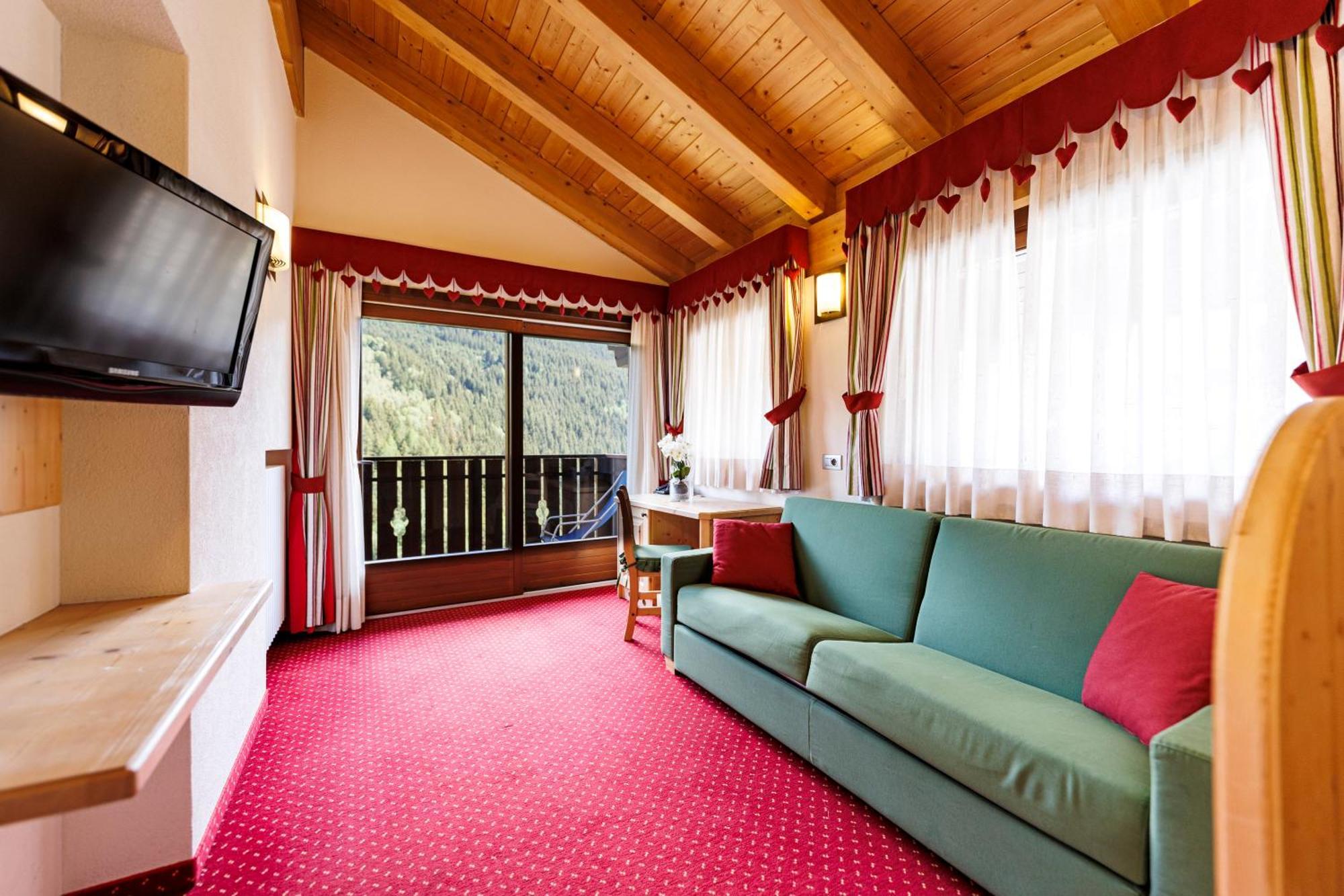 Hotel Miravalle Isolaccia Pokoj fotografie